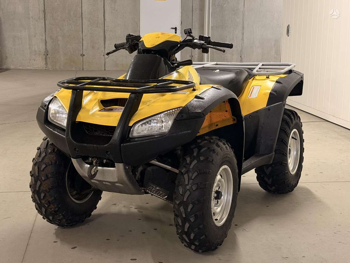 Honda TRX 2004 — rear view
