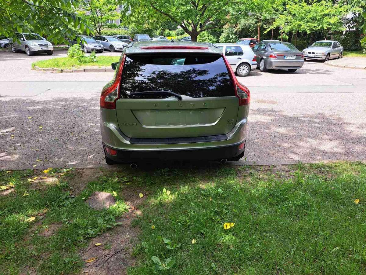 Volvo XC60 2011 — photo 10