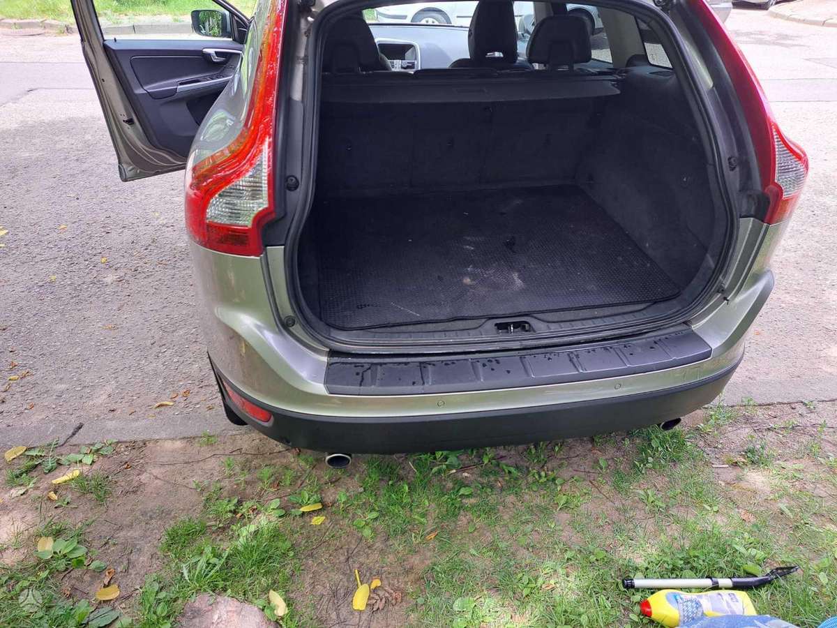 Volvo XC60 2011 — photo 12