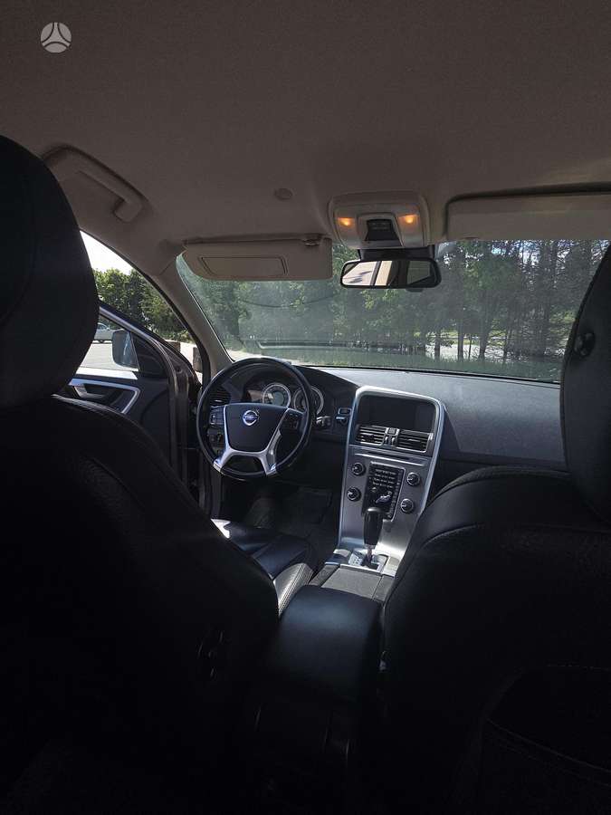 Volvo XC60 2011 — photo 13