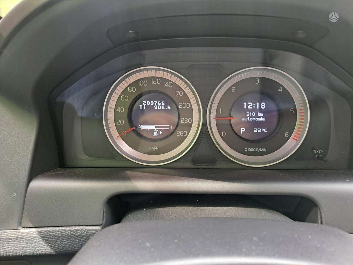 Volvo XC60 2011 — photo 16