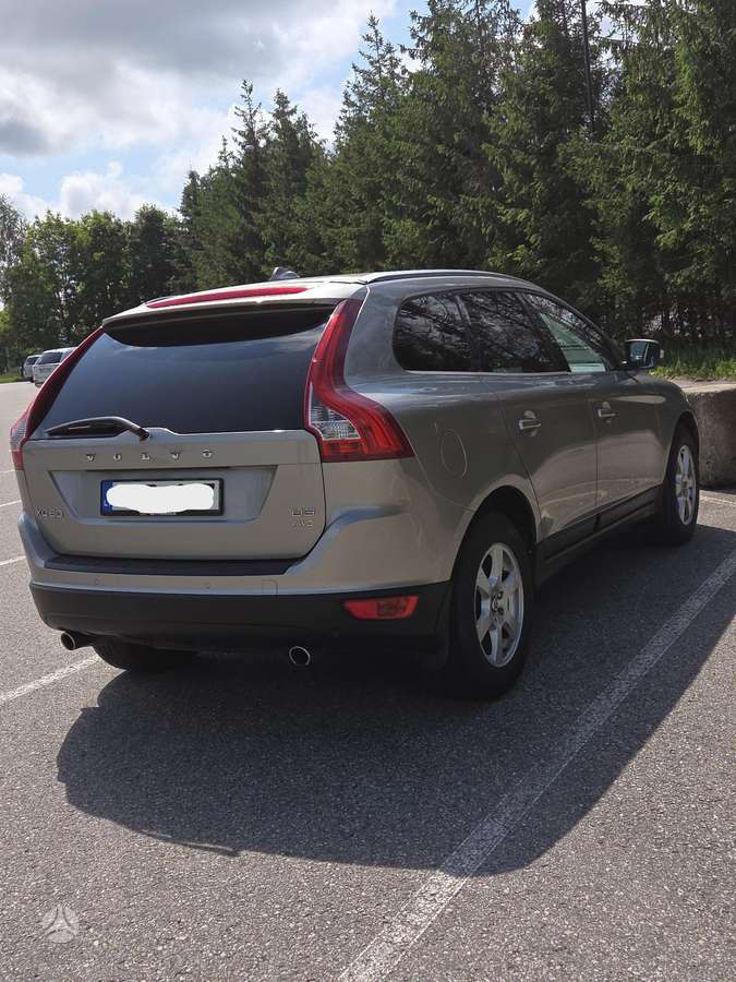 Volvo XC60 2011 — photo 8