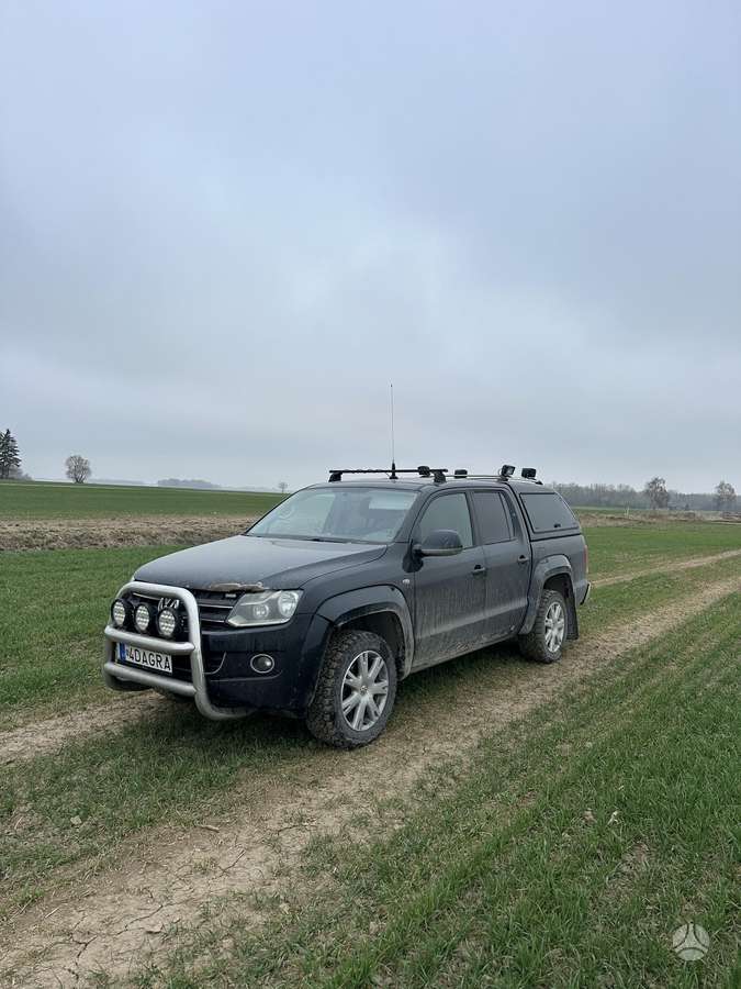 Volkswagen Amarok 2010 — вигляд ззаду