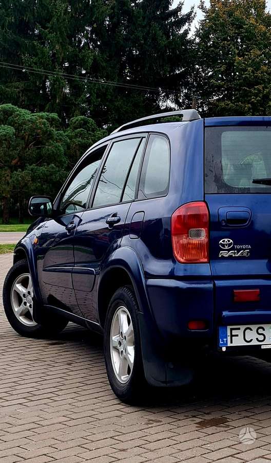 Toyota RAV4 2004 — фото 10