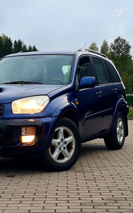 Toyota RAV4 2004 — фото 11