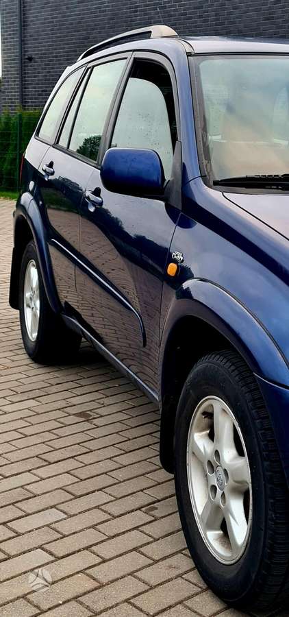 Toyota RAV4 2004 — фото 25