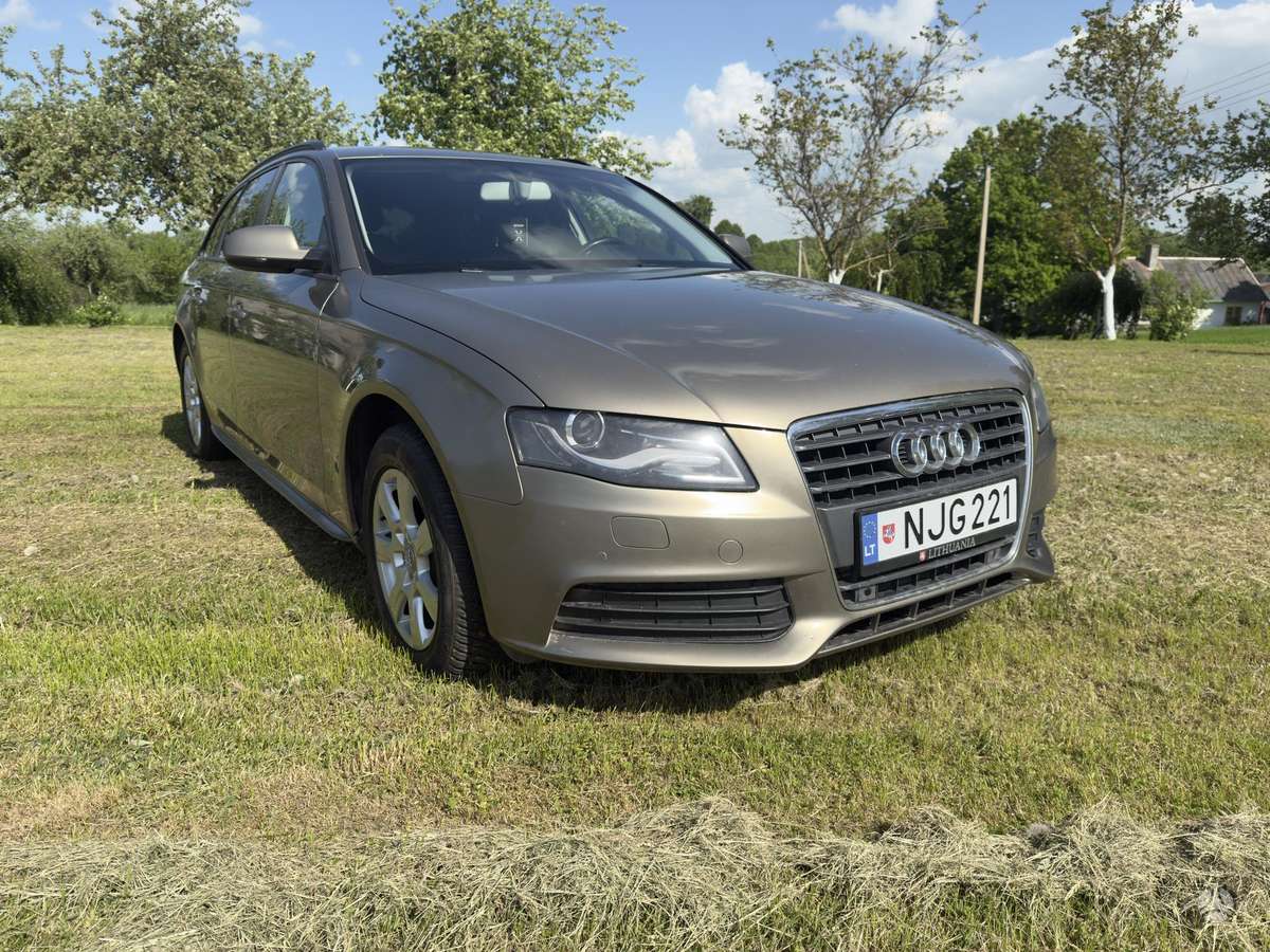 Audi A4 2011 — rear view