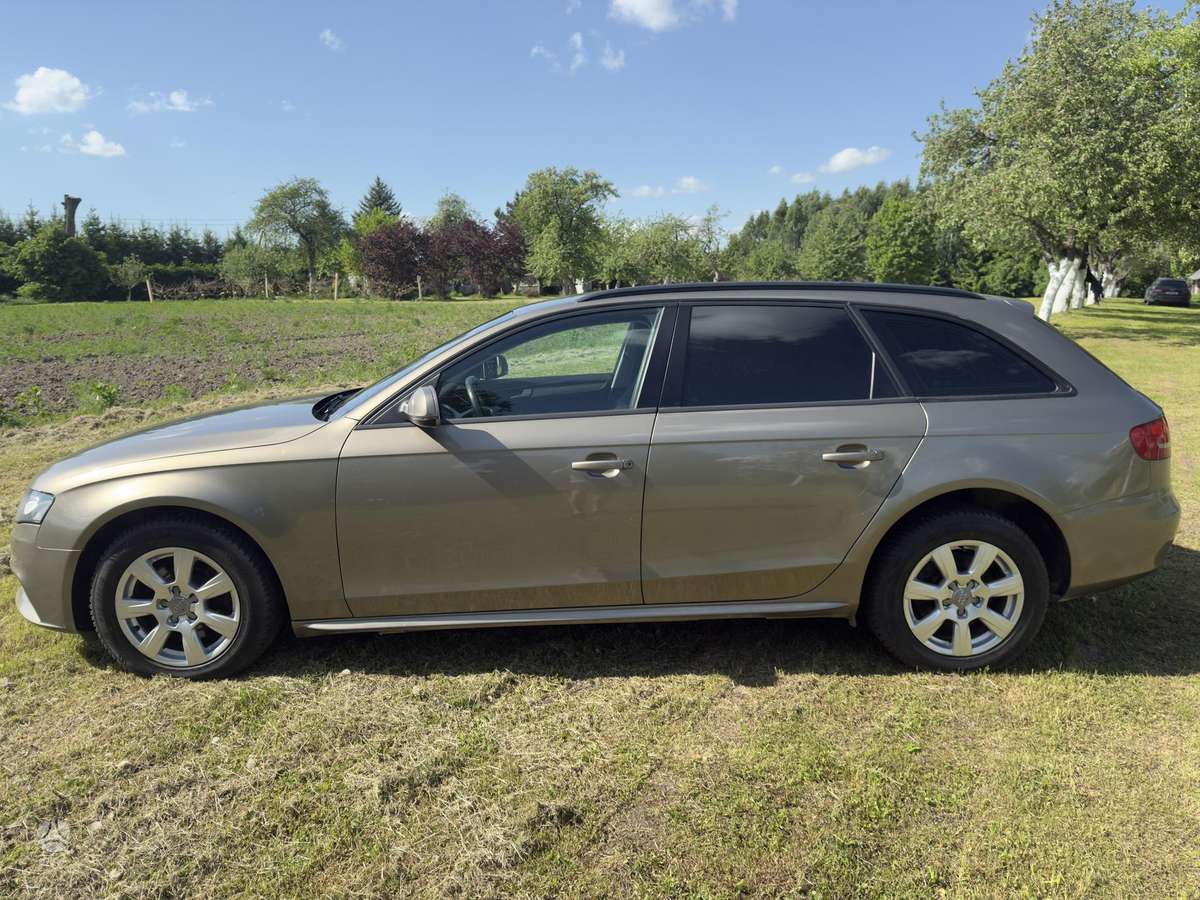 Audi A4 2011 — engine 1968 cm³, 143 HP (105kW)