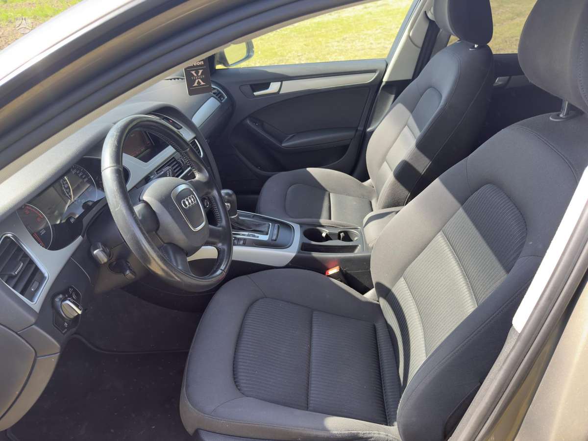 Audi A4 2011 — photo 6