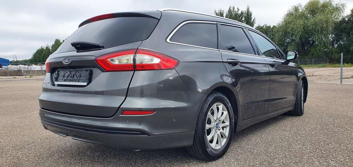 Ford Mondeo 2015 — салон