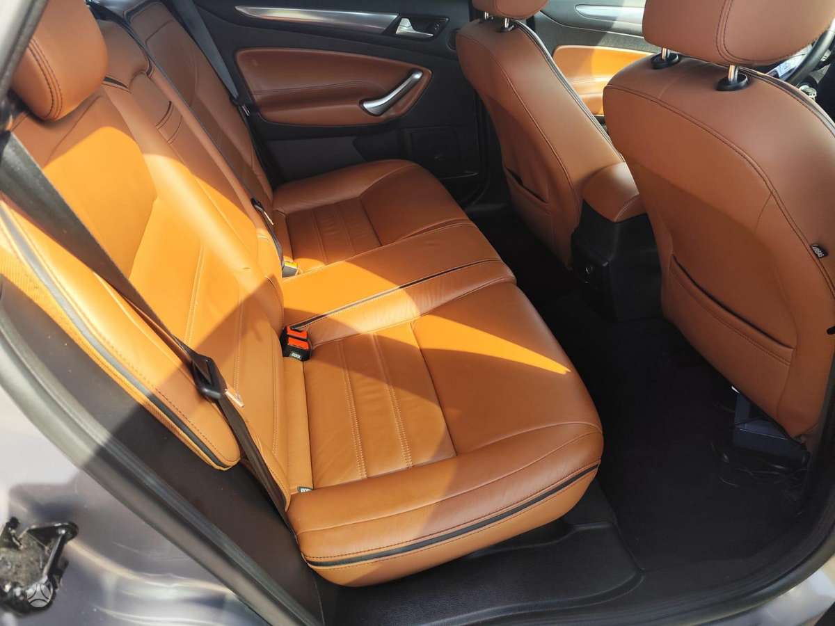 Ford Mondeo 2010 — photo 10