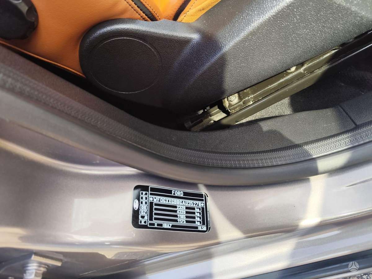 Ford Mondeo 2010 — photo 11