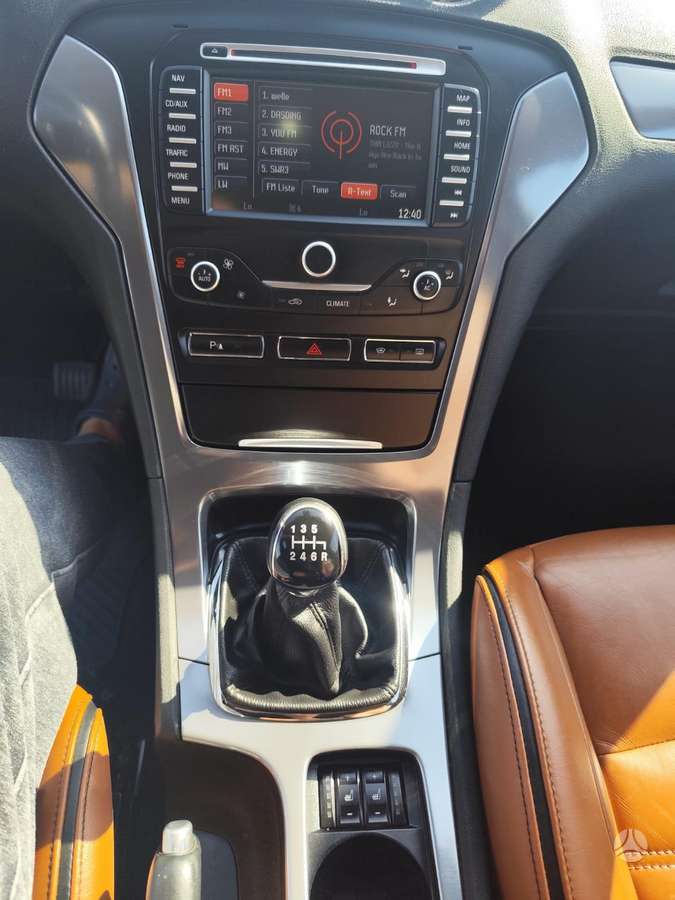 Ford Mondeo 2010 — photo 9
