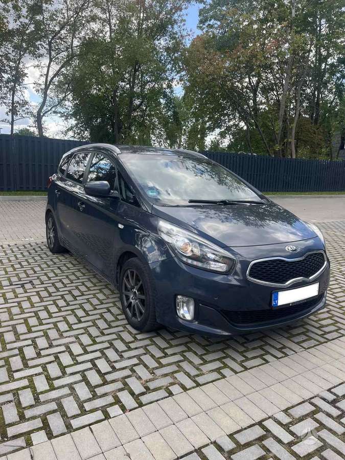 Kia Carens 2014 — interior