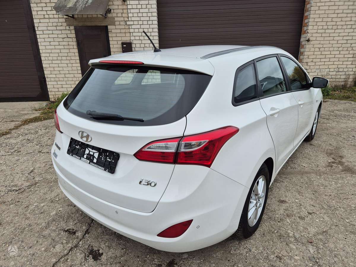 Hyundai i30 2013 — двигун 1396 cm³, 101 HP (74kW)