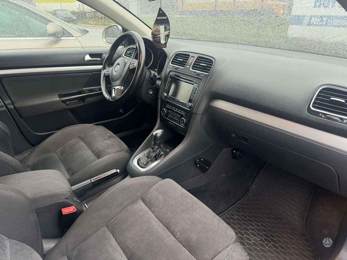 Volkswagen Golf 2012 — engine 1390 cm³, 122 HP (90kW)