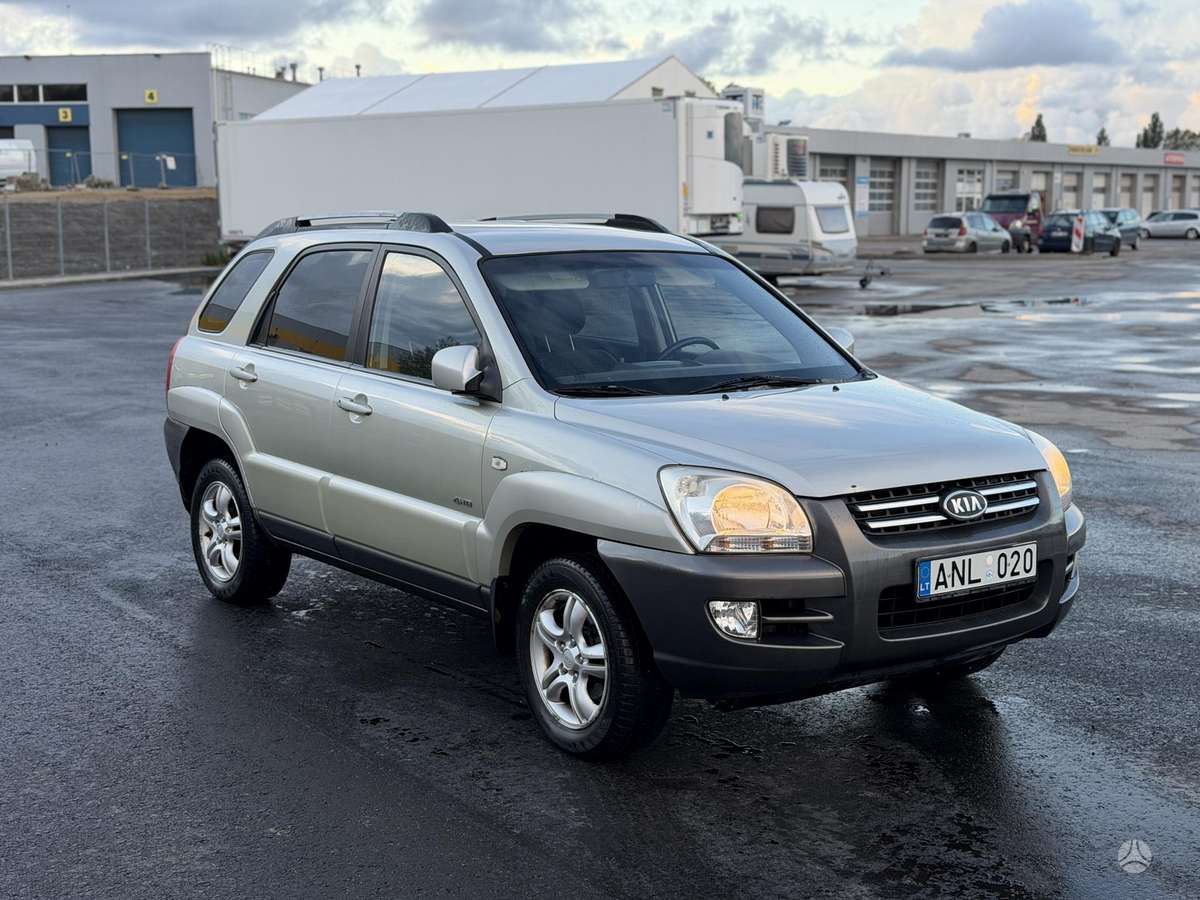 Kia Sportage 2005 — салон