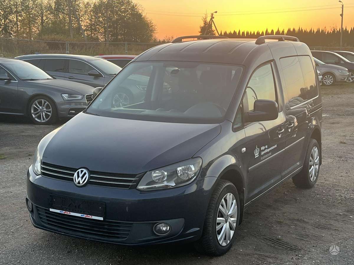 Volkswagen Caddy 2013 — rear view