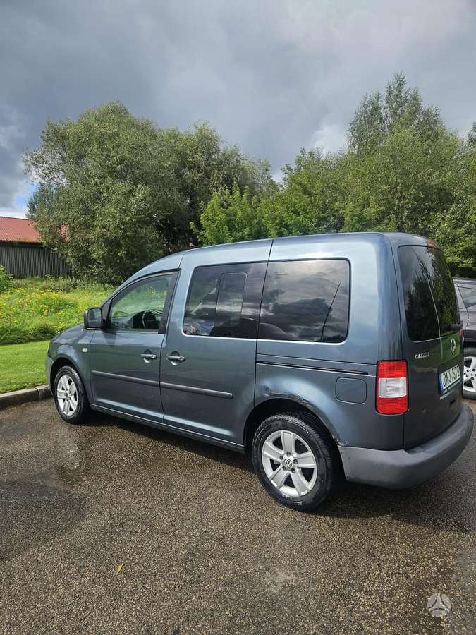 Volkswagen Caddy 2009 — rear view