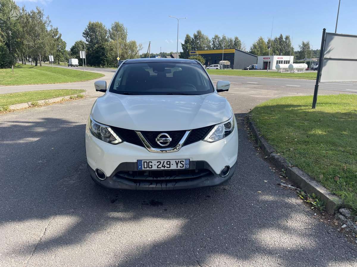 Nissan Qashqai 2014 — interior