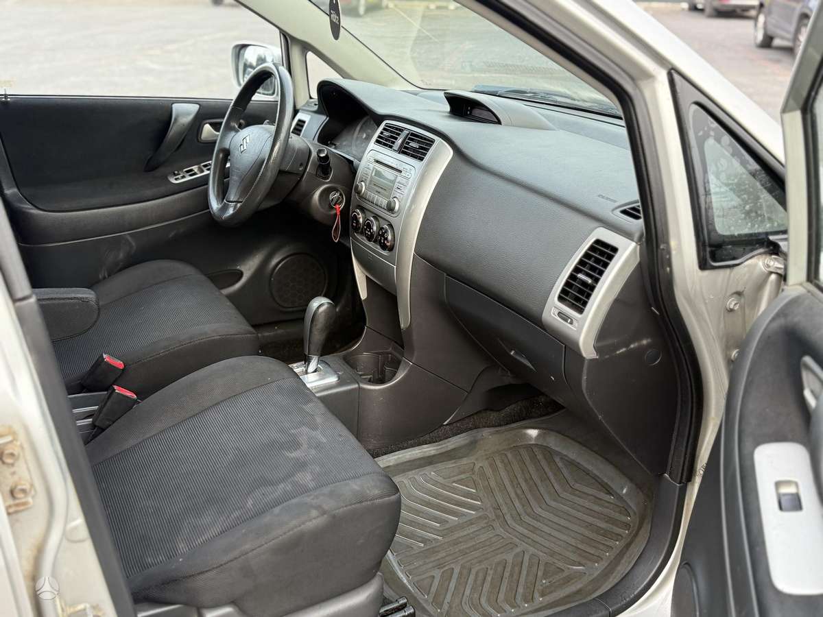Suzuki Liana 2007 — photo 10