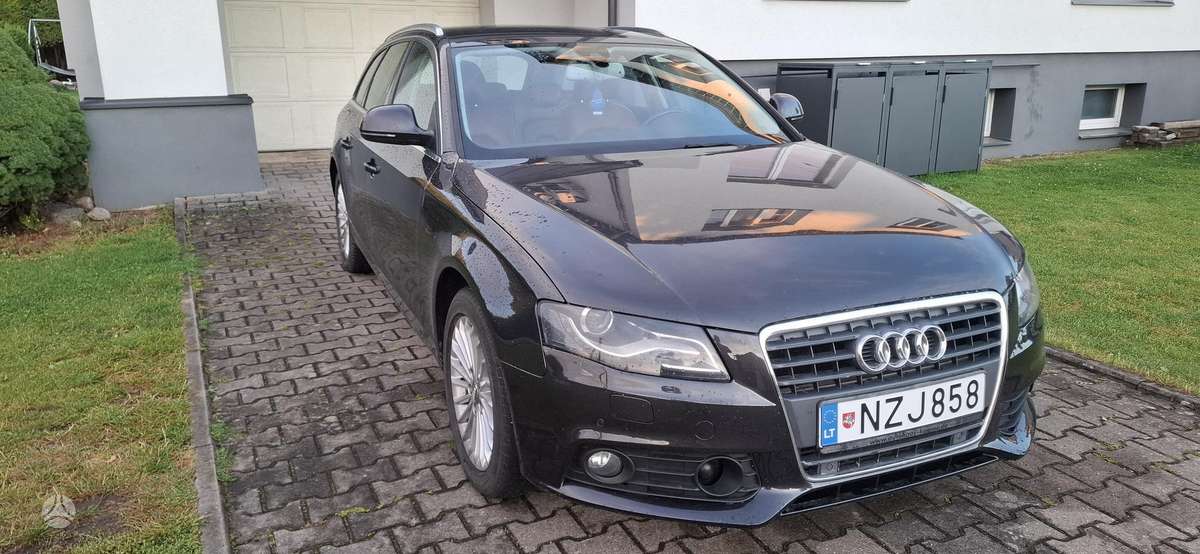 Audi A4 2009 — rear view