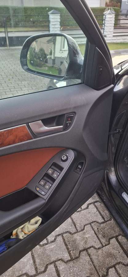 Audi A4 2009 — photo 7