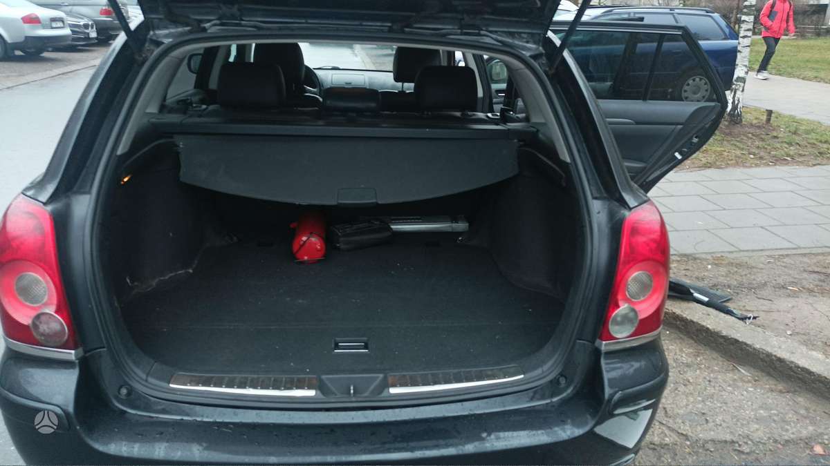 Toyota Avensis 2009 — photo 7