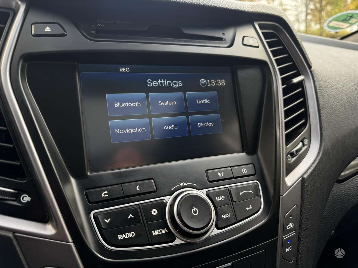 Hyundai Santa 2012 — photo 15