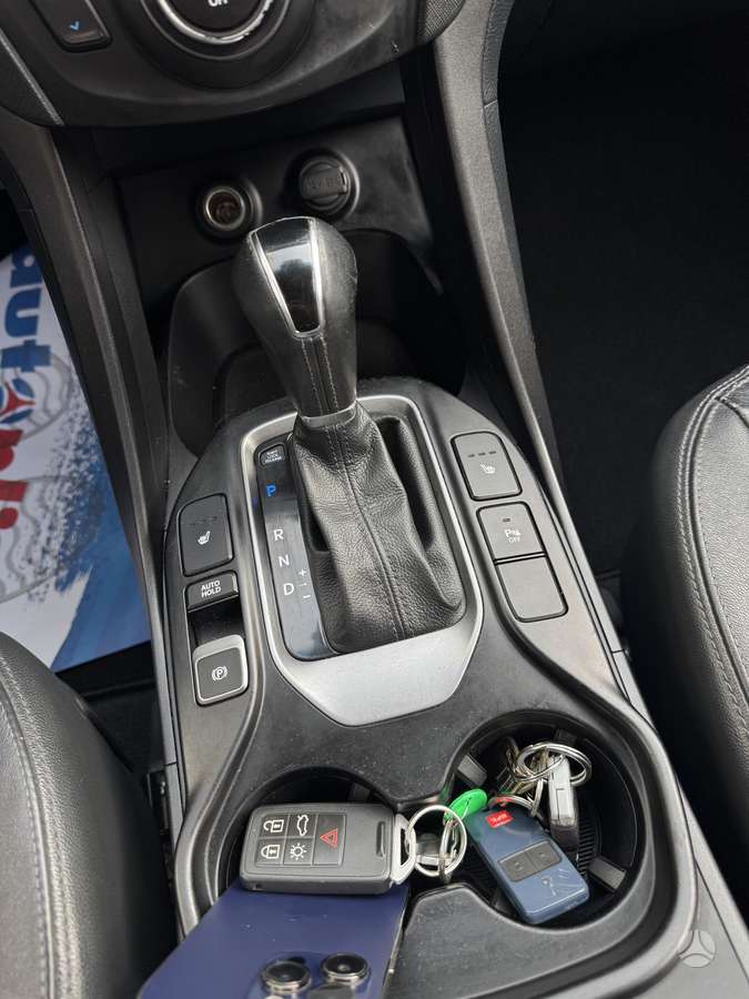 Hyundai Santa 2012 — photo 17
