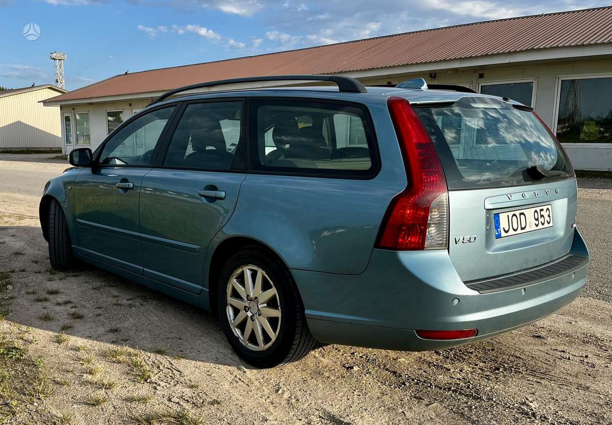 Volvo V50 2009 — engine 1560 cm³, 109 HP (80kW)
