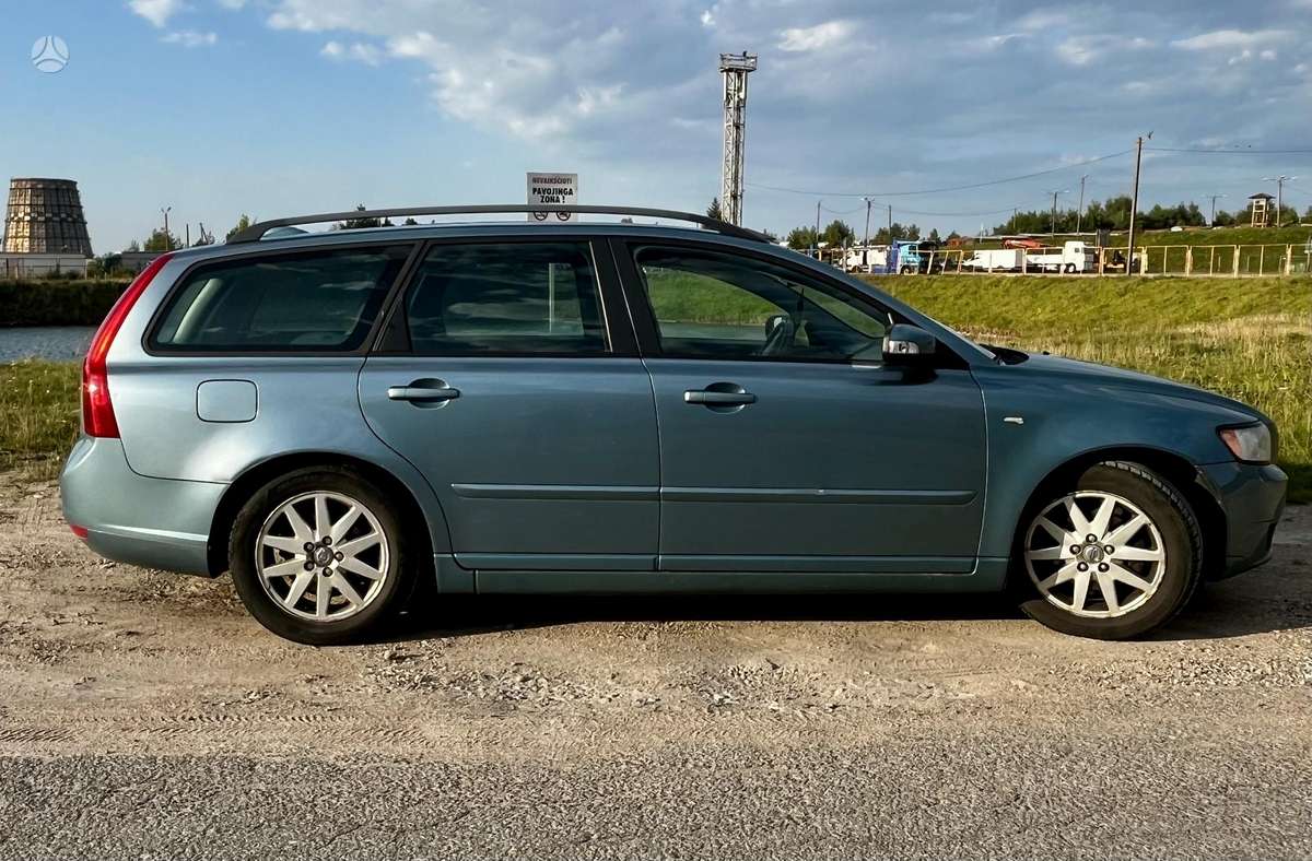 Volvo V50 2009 — photo 6