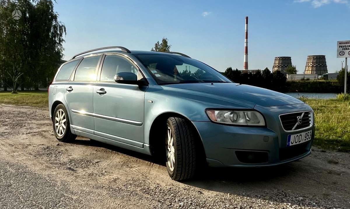 Volvo V50 2009 — photo 7