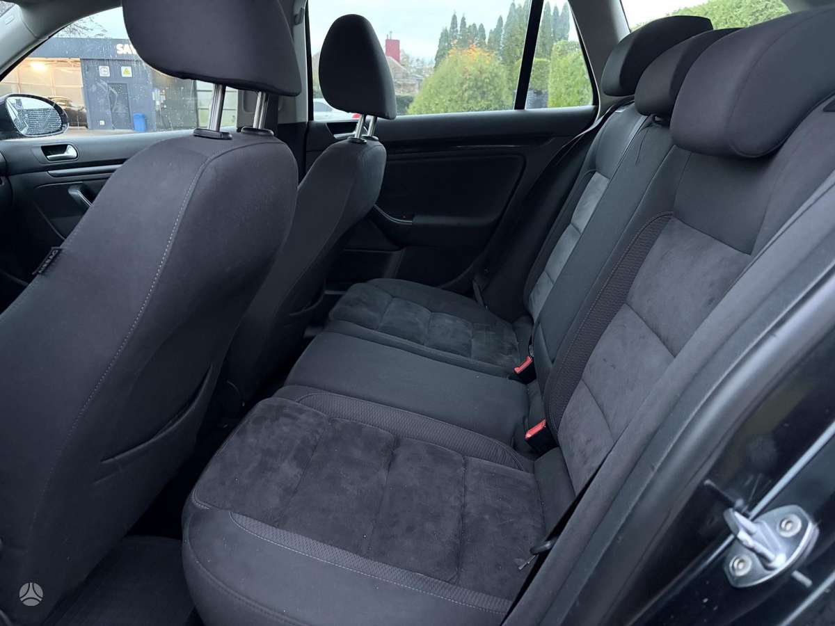 Volkswagen Golf 2010 — photo 14