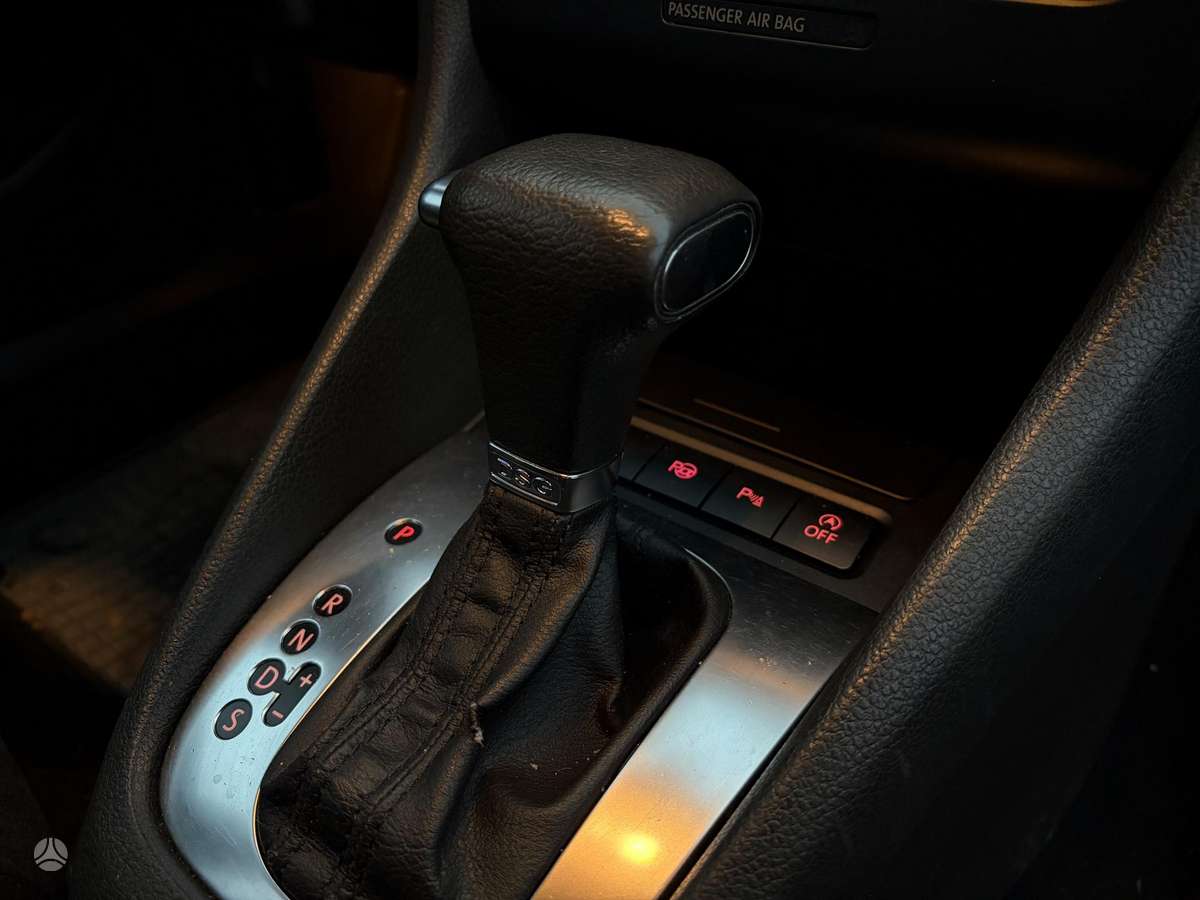 Volkswagen Golf 2010 — photo 20