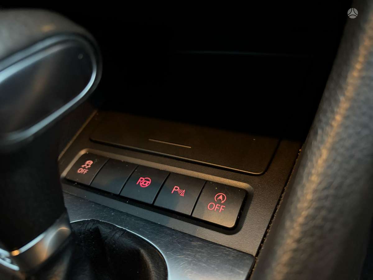 Volkswagen Golf 2010 — photo 21