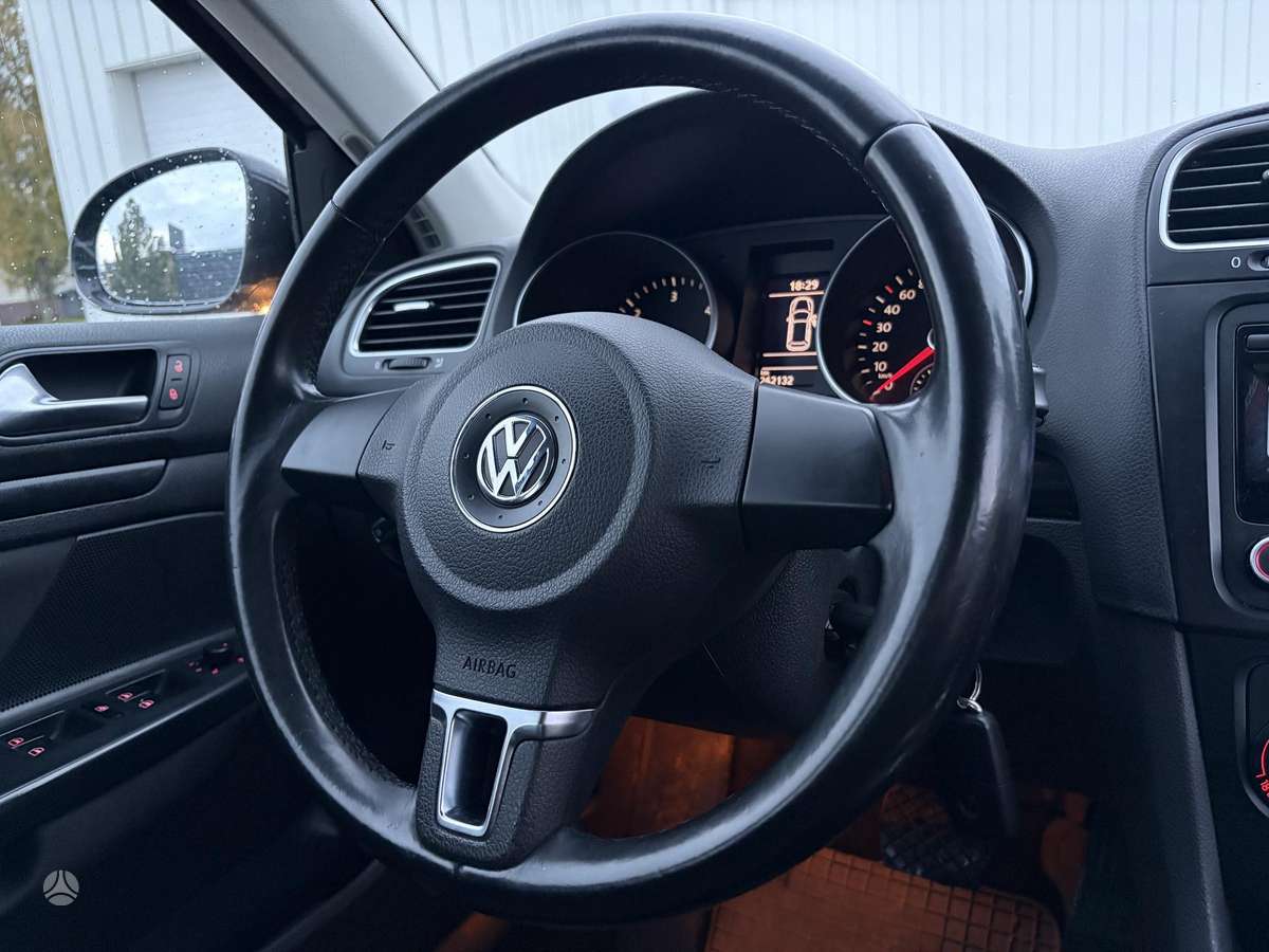 Volkswagen Golf 2010 — photo 23