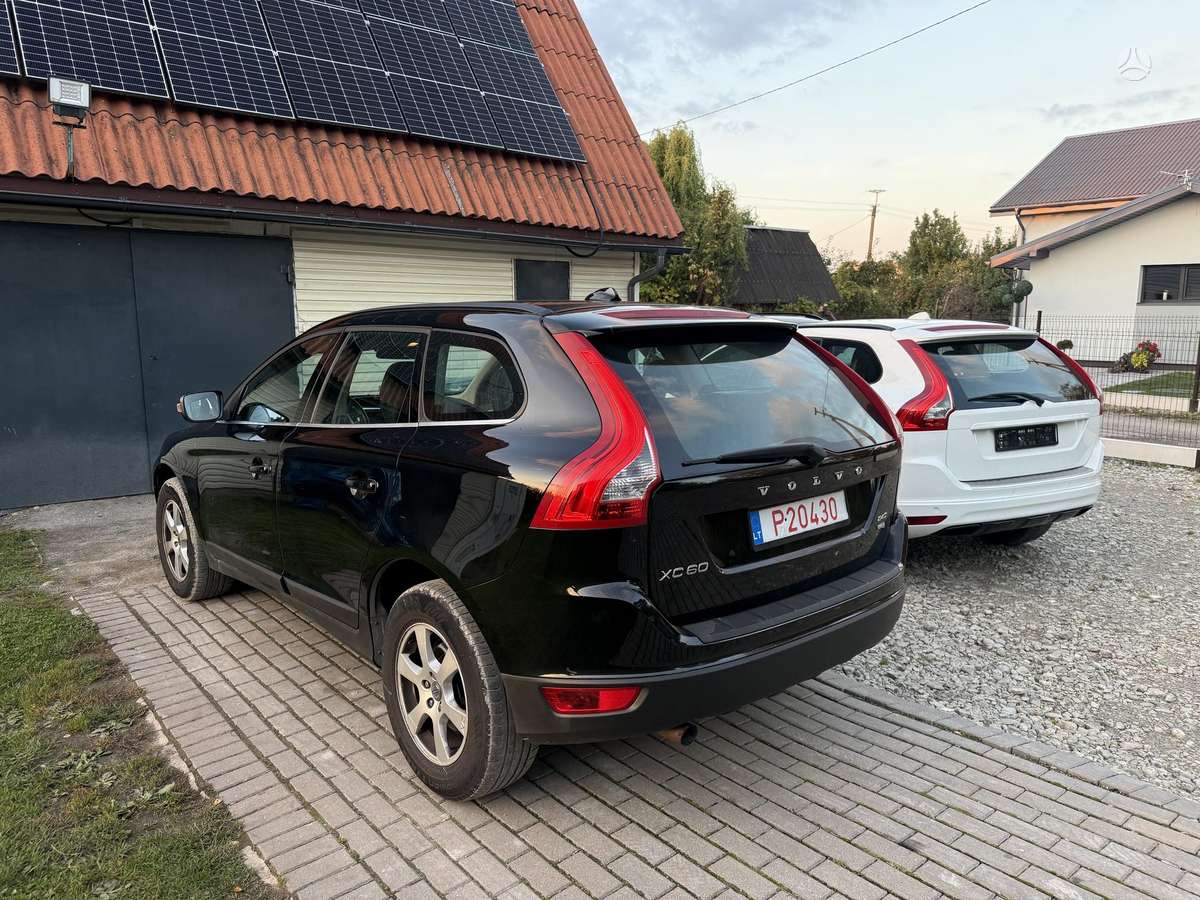 Volvo XC60 2009 — двигун 2400 cm³, 175 HP (129kW)