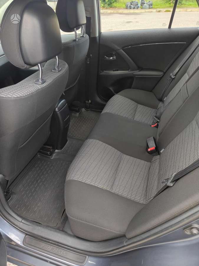 Toyota Avensis 2010 — авто для ЗСУ з Європи