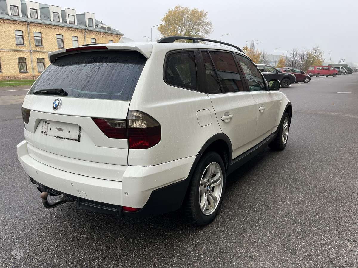BMW X3 2008 — салон