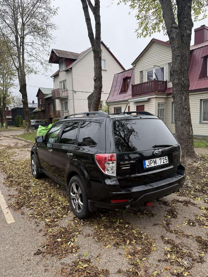 Subaru Forester 2011 — двигун 2498 cm³, 173 HP (127kW)