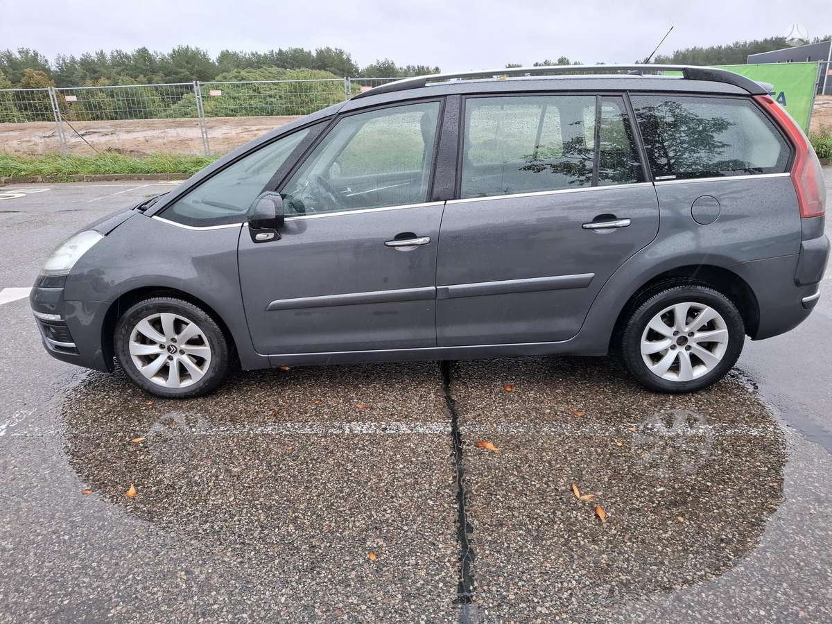 Citroen Grand 2013 — engine 1560 cm³, 111 HP (82kW)