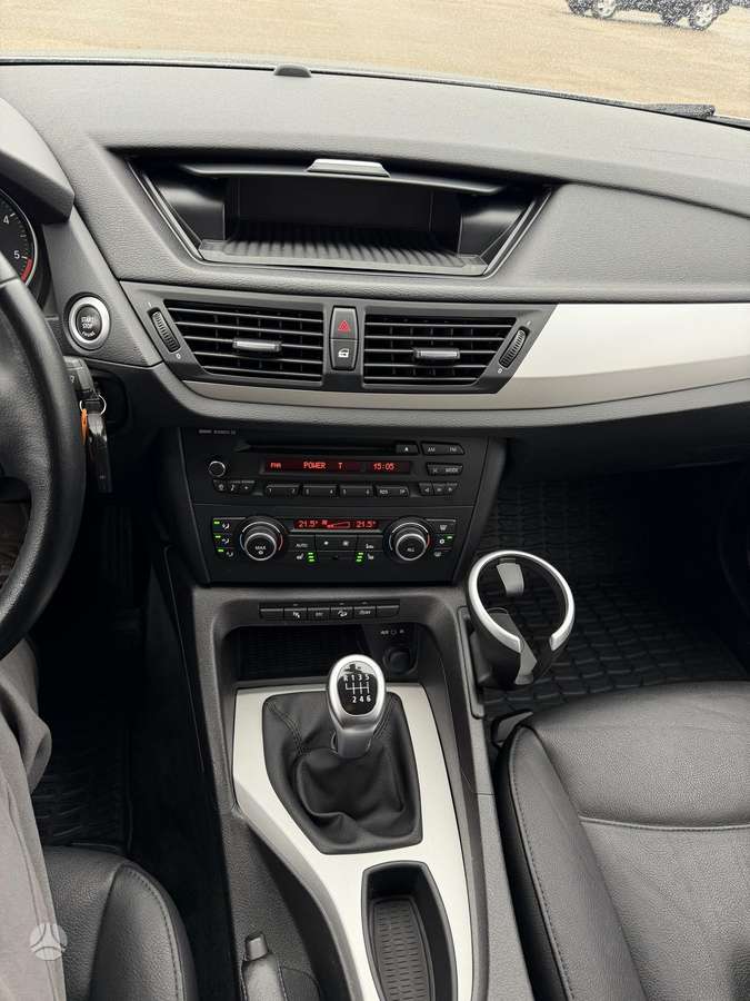 BMW X1 2010 — photo 11