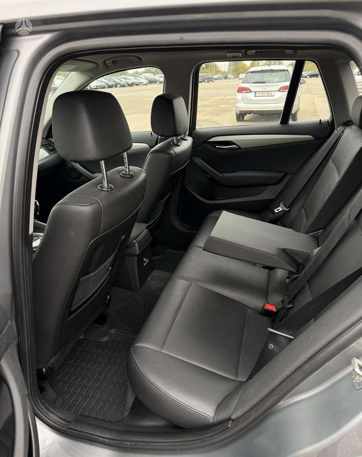 BMW X1 2010 — photo 13