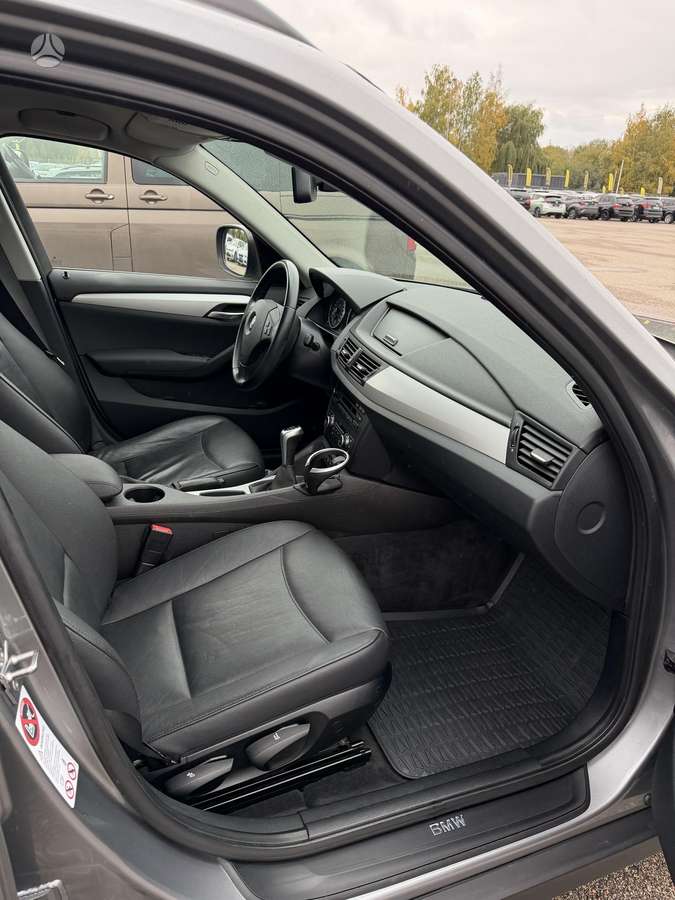BMW X1 2010 — photo 15