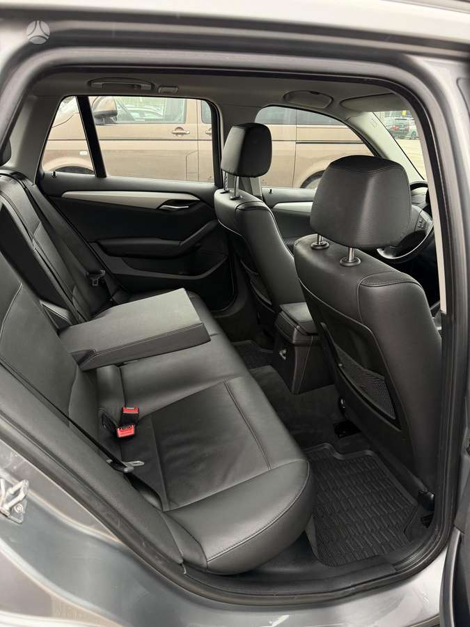 BMW X1 2010 — photo 17