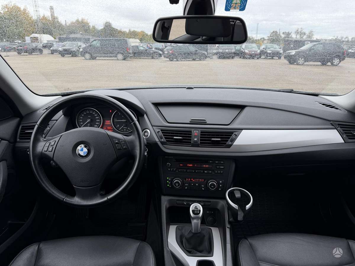 BMW X1 2010 — photo 18