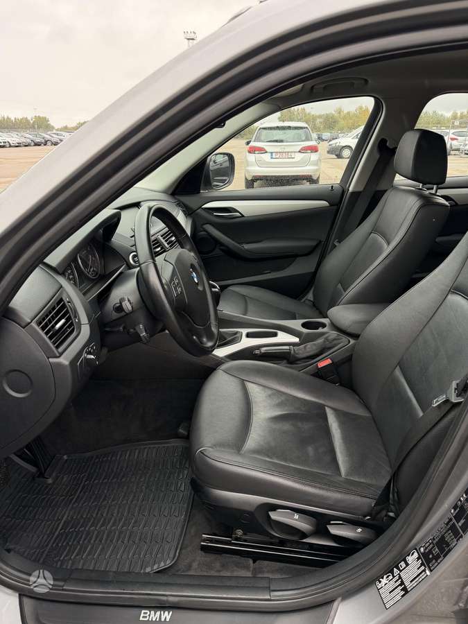 BMW X1 2010 — photo 7
