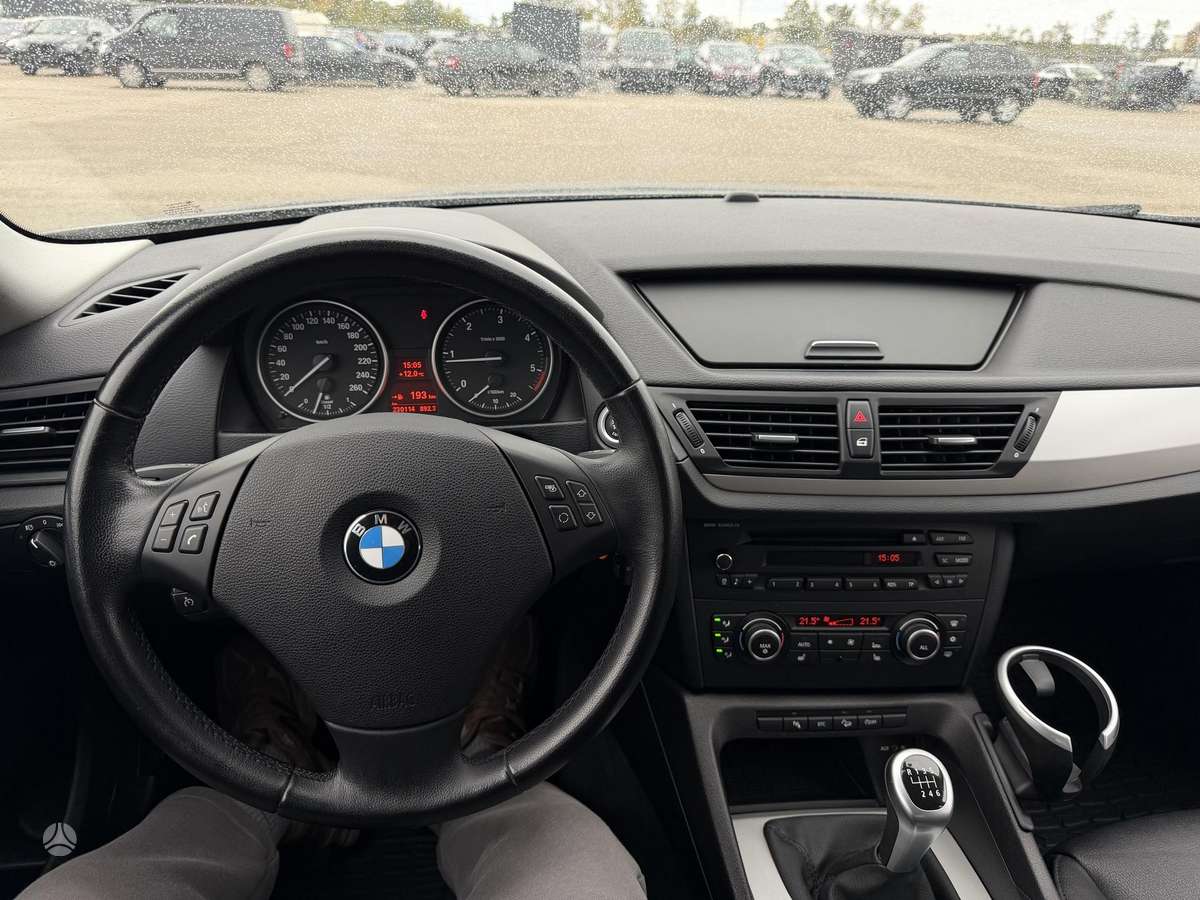BMW X1 2010 — photo 9