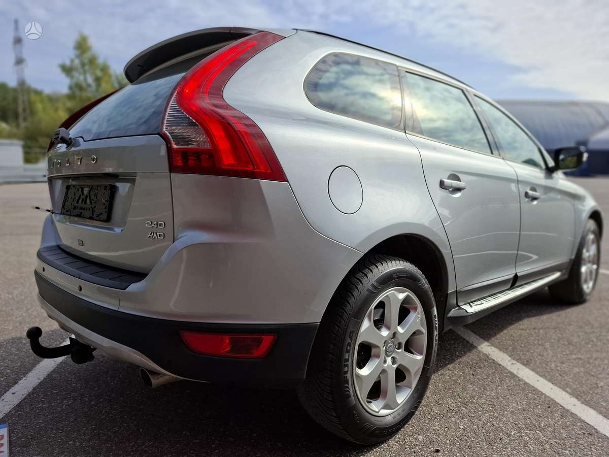 Volvo XC60 2009 — фото 14